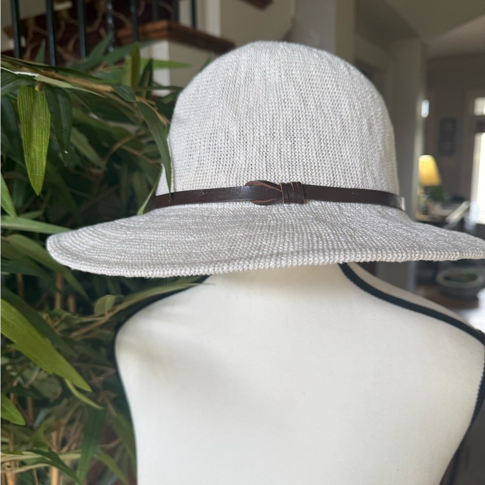 ANTHROPOLOGY ladies, cream colored hat with leather trim NWOT - Picture 7 of 9